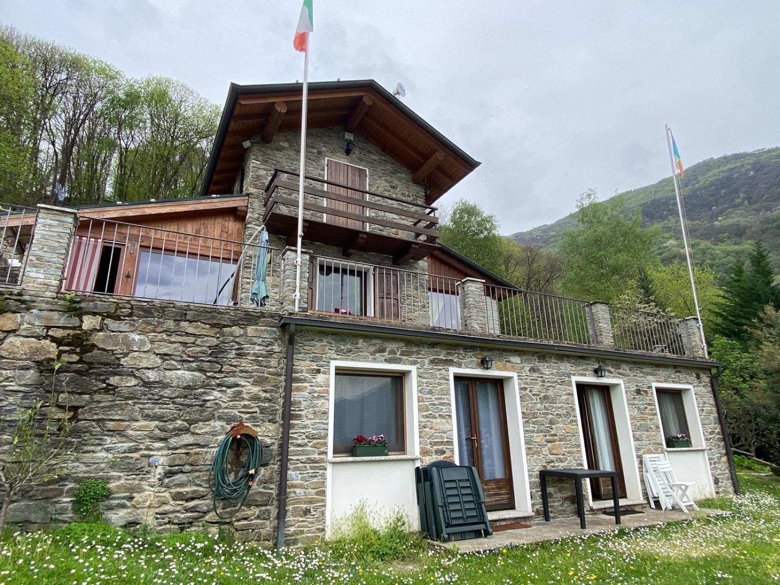 The Happy Rooster - Villa With Big Garden Pianello Del Lario Eksteriør billede